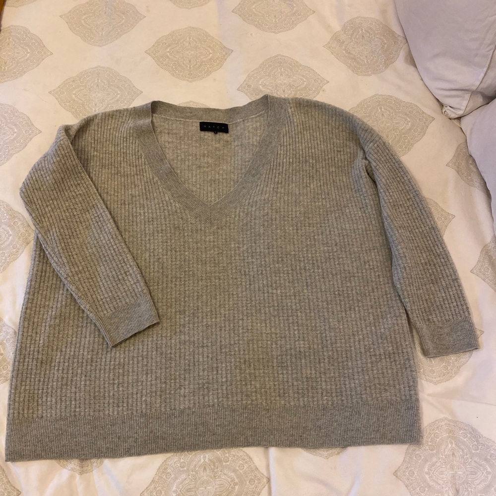 Hatch Women's V-Neck Sweater in Soft Gray